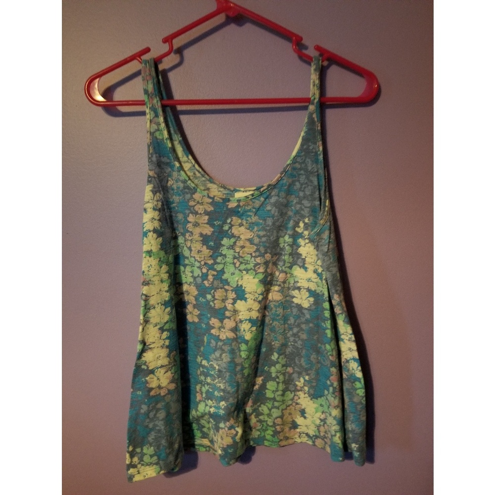 Mossimo blue floral tank top